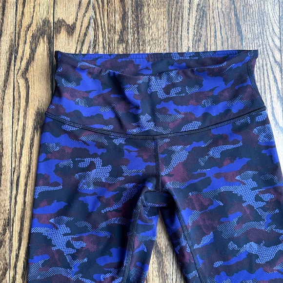Lululemon Crop 21” Leggings, Size 4, purple and black camouflage print - Picture 2 of 5